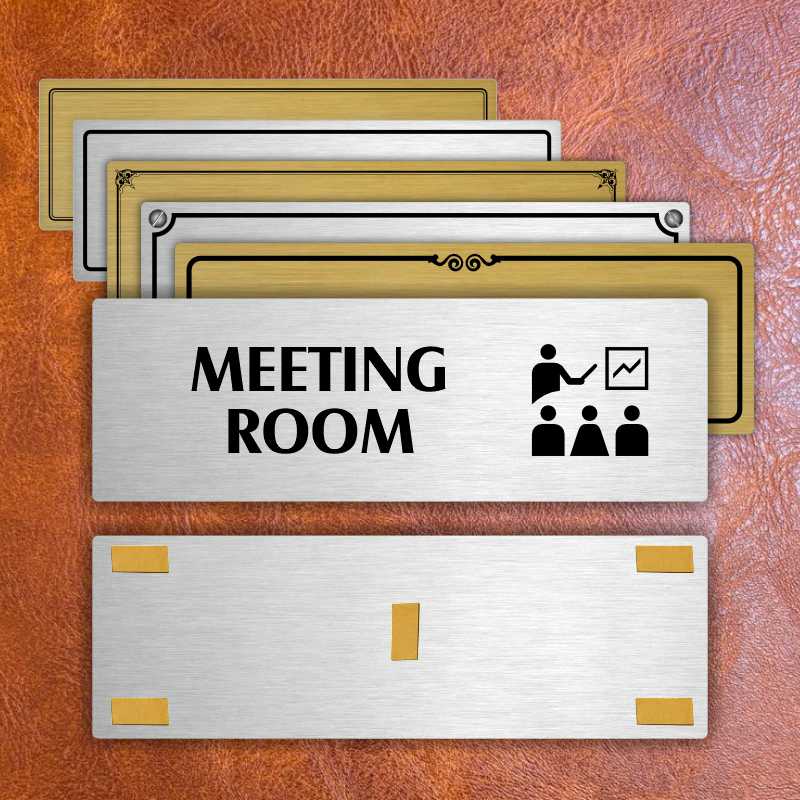 Meeting room, 240x79mm, zlatá popiska s okrasným rámečkem  