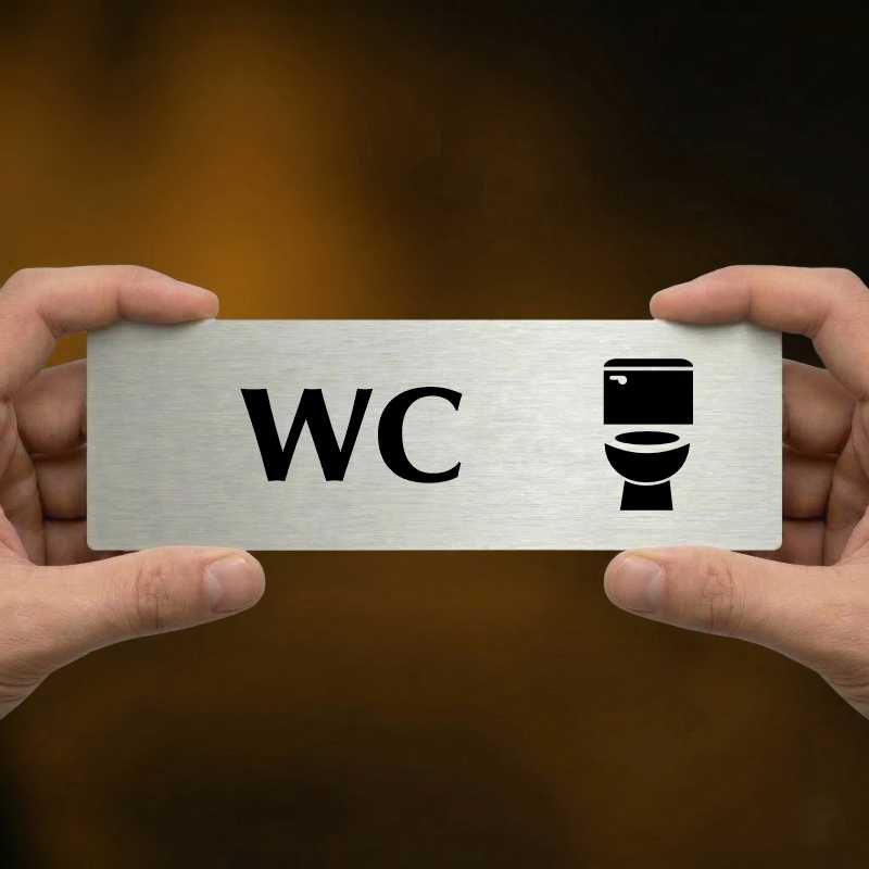 WC, 240x79mm, stříbrná popiska s rámečkem