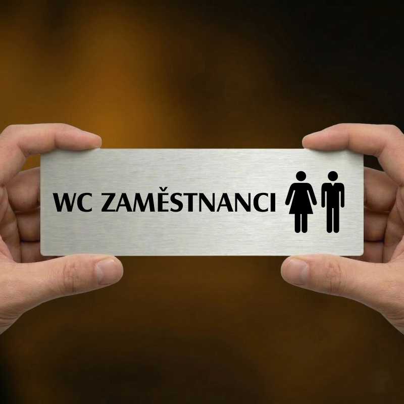 WC zaměstnanci společné, 240x79mm, zlatá popiska s okrasným rámečkem  