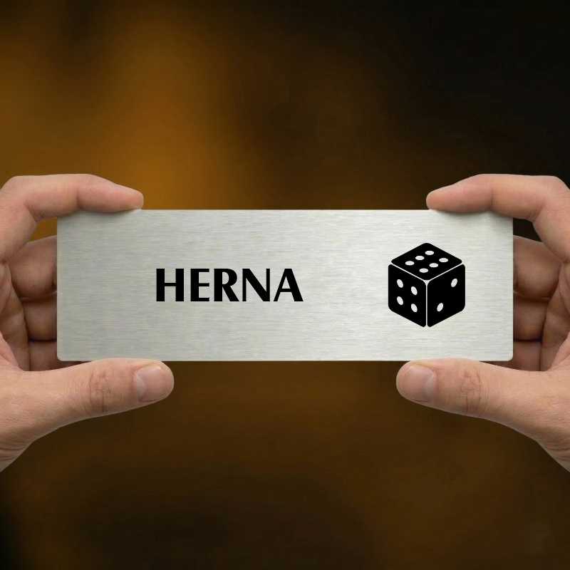 Herna, 240x79mm, zlatá popiska s rámečkem