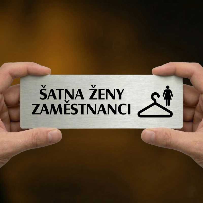Šatna ženy zaměstnanci, 200x66mm, zlatá popiska s dvojtým rámečkem