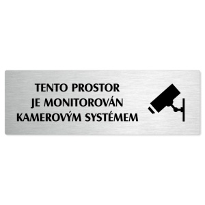 Kamera, stříbrná popiska na dveře