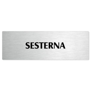 Sesterna, stříbrná popiska na dveře